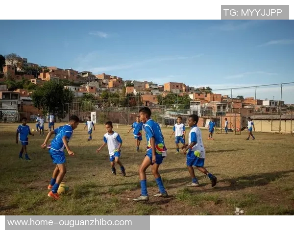 足球十号的传奇之路：从绿茵场的梦想到世界舞台的辉煌